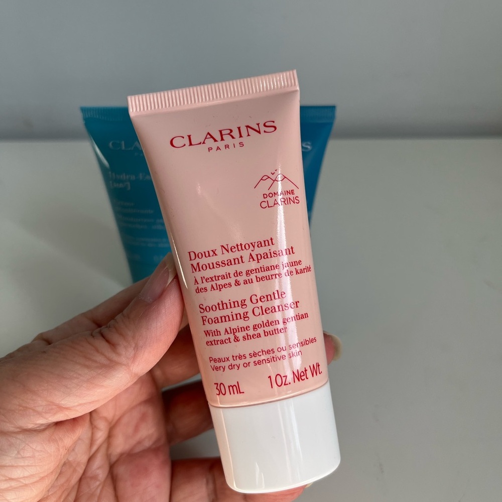 Clarins Hydra-Essentiel Skincare Set - Picture 4 of 4